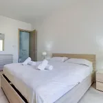 Apartment Seafront Apt, In The Centre Of Sliema, Opp By 360 Estates *