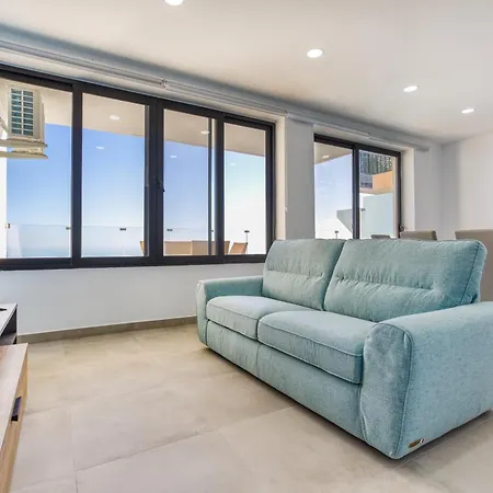 Seafront Apt, In The Centre Of Sliema, Opp By 360 Estates דירה *