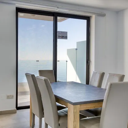 Seafront Apt, In The Centre Of Sliema, Opp By 360 Estates * 슬리에마