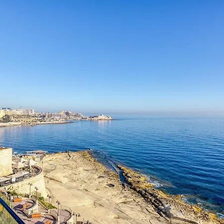 아파트 Seafront Apt, In The Centre Of Sliema, Opp By 360 Estates *