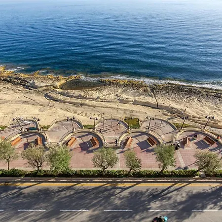 דירה Seafront Apt, In The Centre Of Sliema, Opp By 360 Estates סליאמה