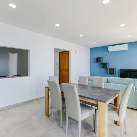 Seafront Apt, In The Centre Of Sliema, Opp By 360 Estates 슬리에마