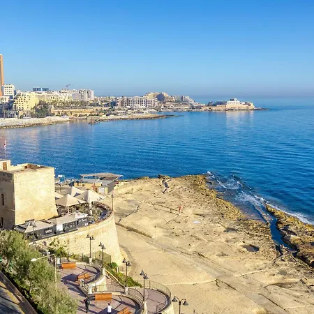 Seafront Apt, In The Centre Of Sliema, Opp By 360 Estates Apartmán