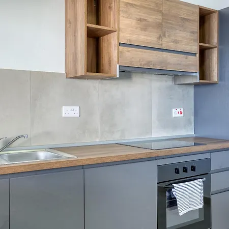 Seafront Apt, In The Centre Of Sliema, Opp By 360 Estates