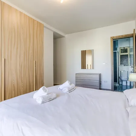 Seafront Apt, In The Centre Of Sliema, Opp By 360 Estates *