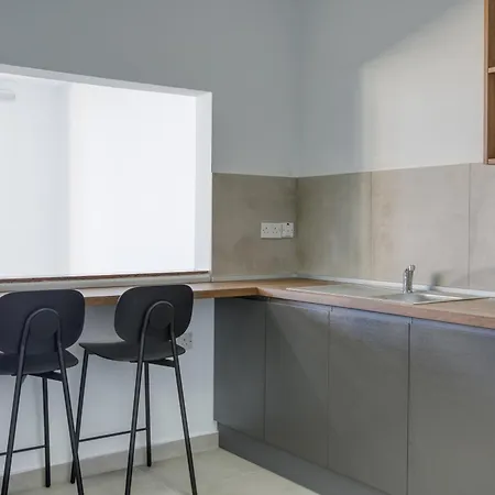 Seafront Apt, In The Centre Of Sliema, Opp By 360 Estates Apartment